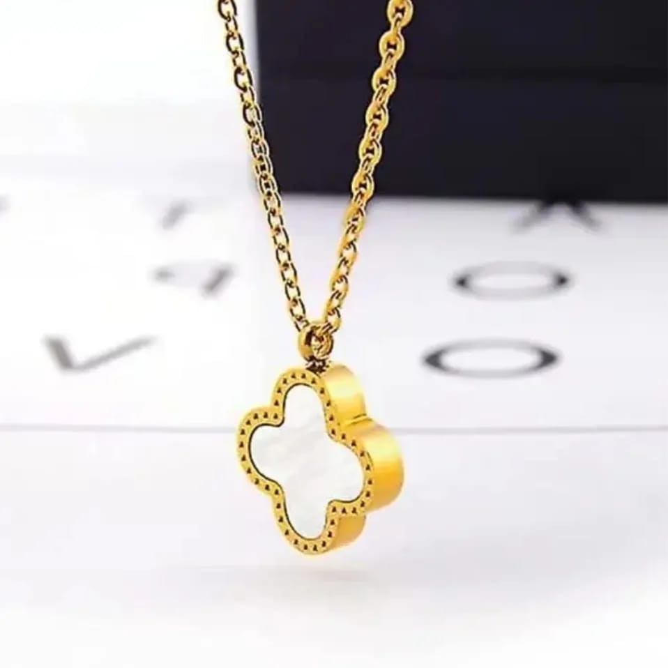 Clover Anti-tarnish Necklace (black and white in one)