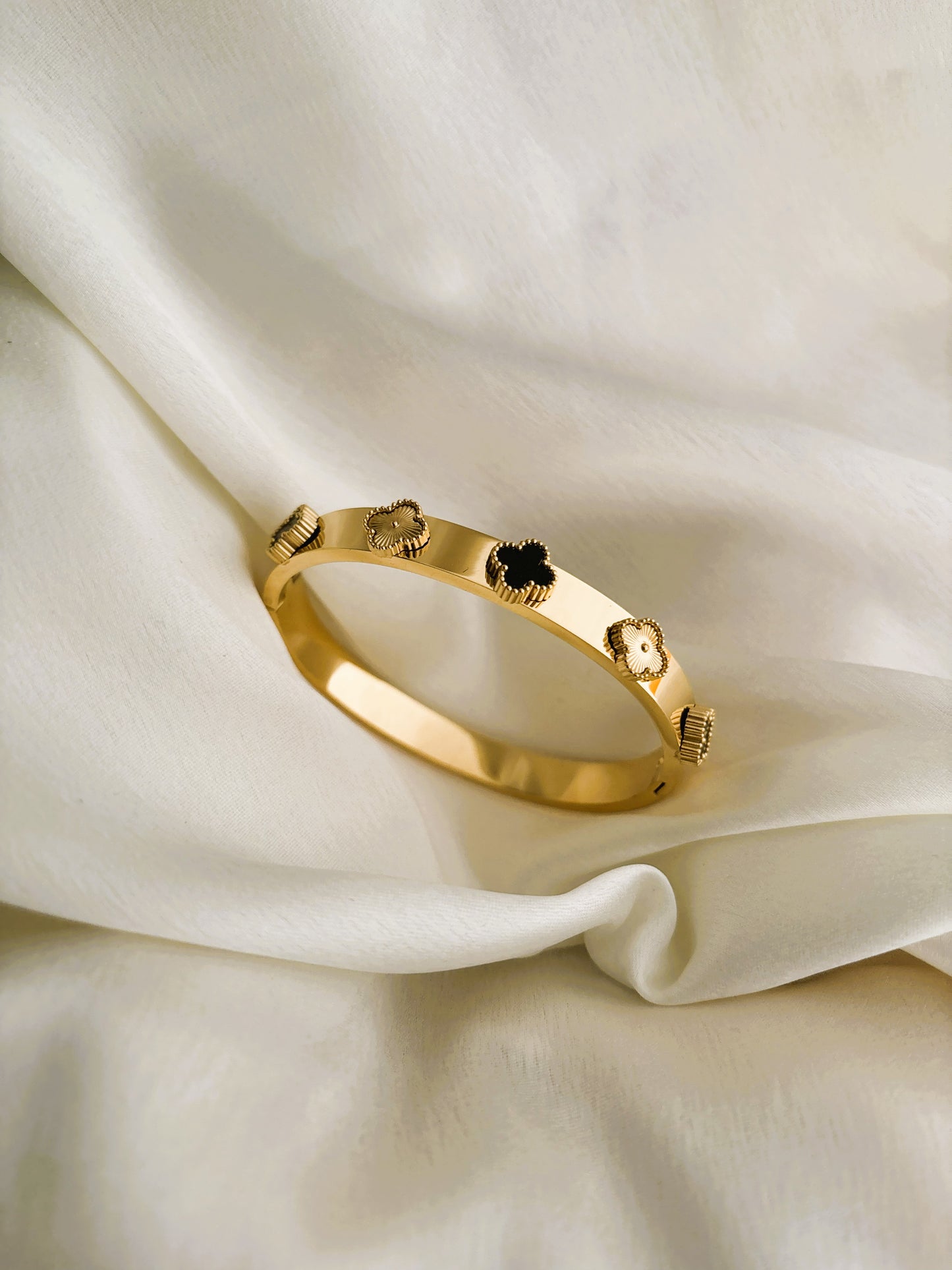 Clover Black Gold Bangle Bracelet