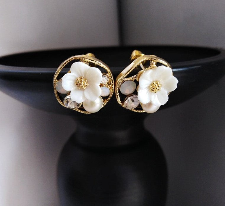 Flower Pearl Wreath Earrings