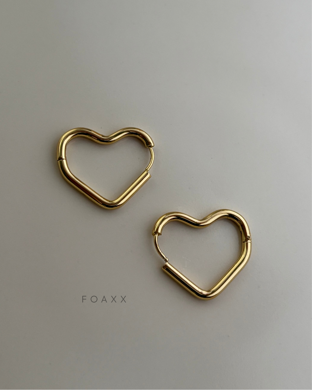 Amora Minimal Gold Hoop Earrings