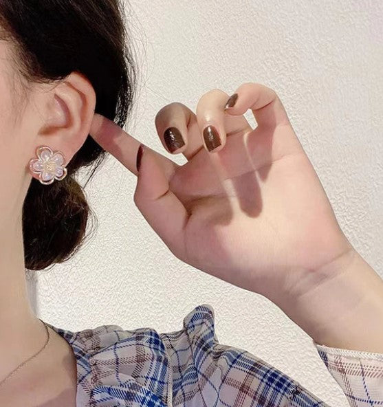 White Flower with Golden Detail Earrings