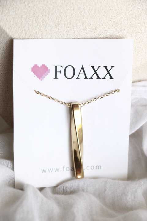 Cora Twisted Cube Necklace