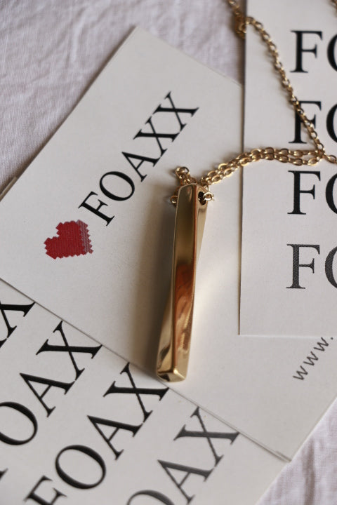 Cora Twisted Cube Necklace