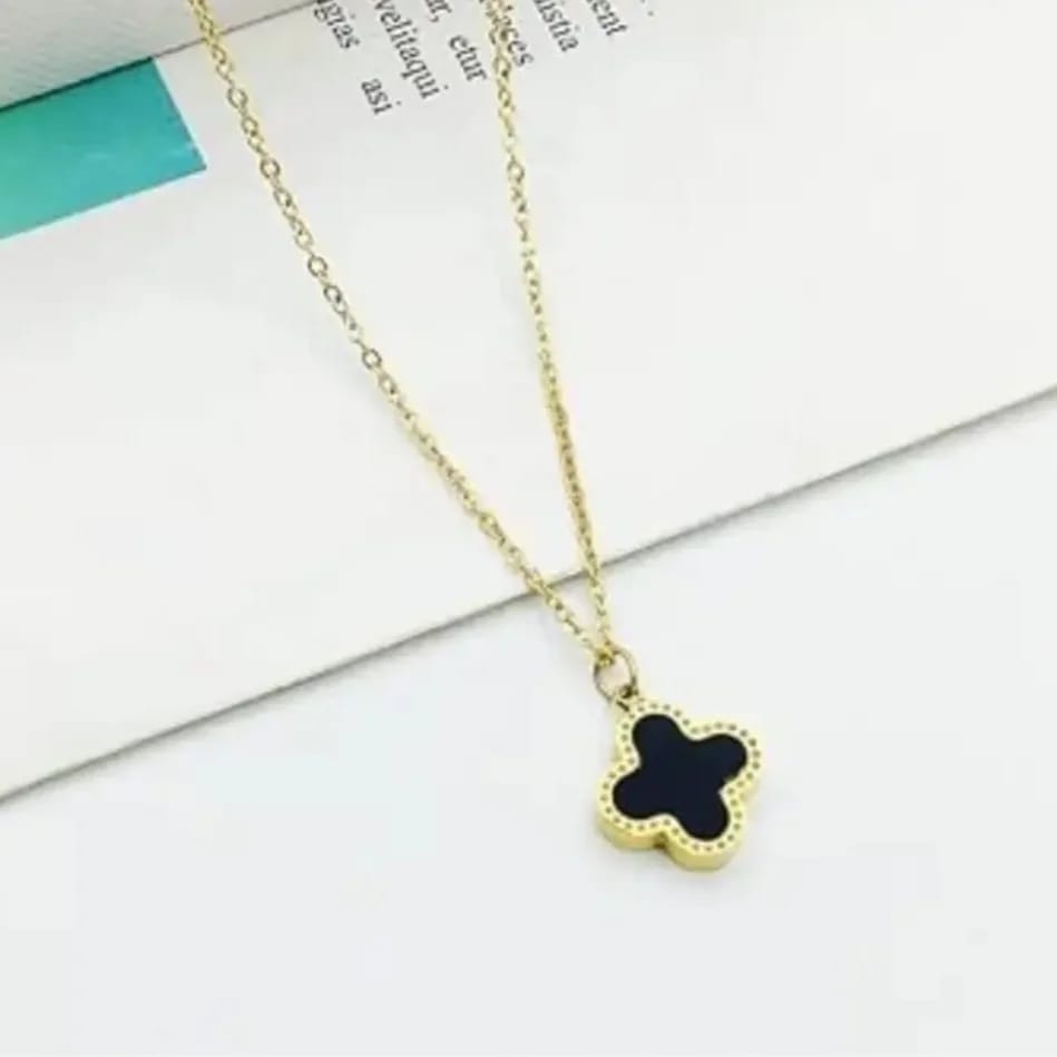Clover Anti-tarnish Necklace (black and white in one)